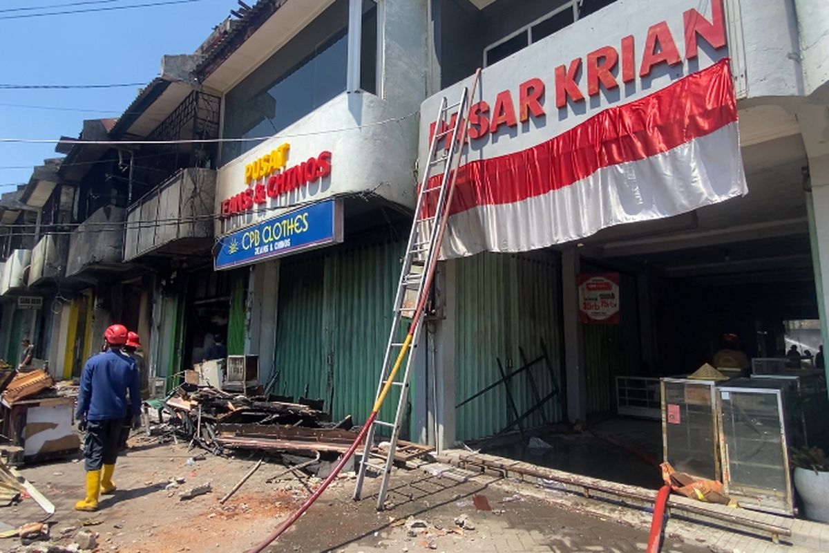 Pasar Lama Krian yang terbakar, Selasa (20/8/2024).