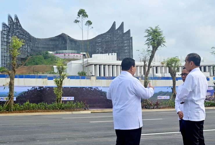 BERITA FOTO: Jokowi Ajak Menteri Keliling IKN Sebelum Sidang Kabinet
