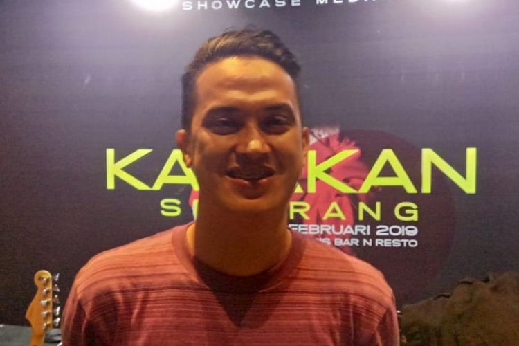 Rijja merilis singel Katakan Sekarang di kawasan Gunawarman, Jakarta Selatan.