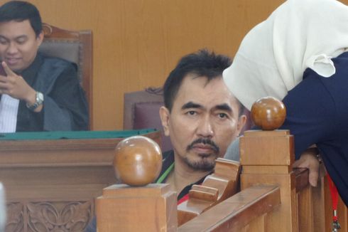 Eksepsi Ditolak, Hakim Perintahkan Sidang Gatot Brajamusti Dilanjutkan