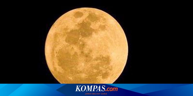 Kamis Subuh, Bulan Purnama Warna Merah