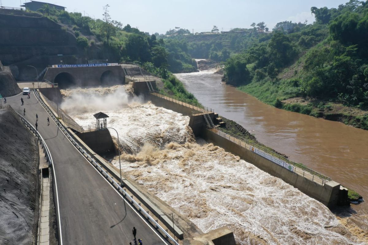 Terowongan Nanjung di Kabupaten Bandung, Jawa Barat, pengendali banjir hulu Sungai Citarum.