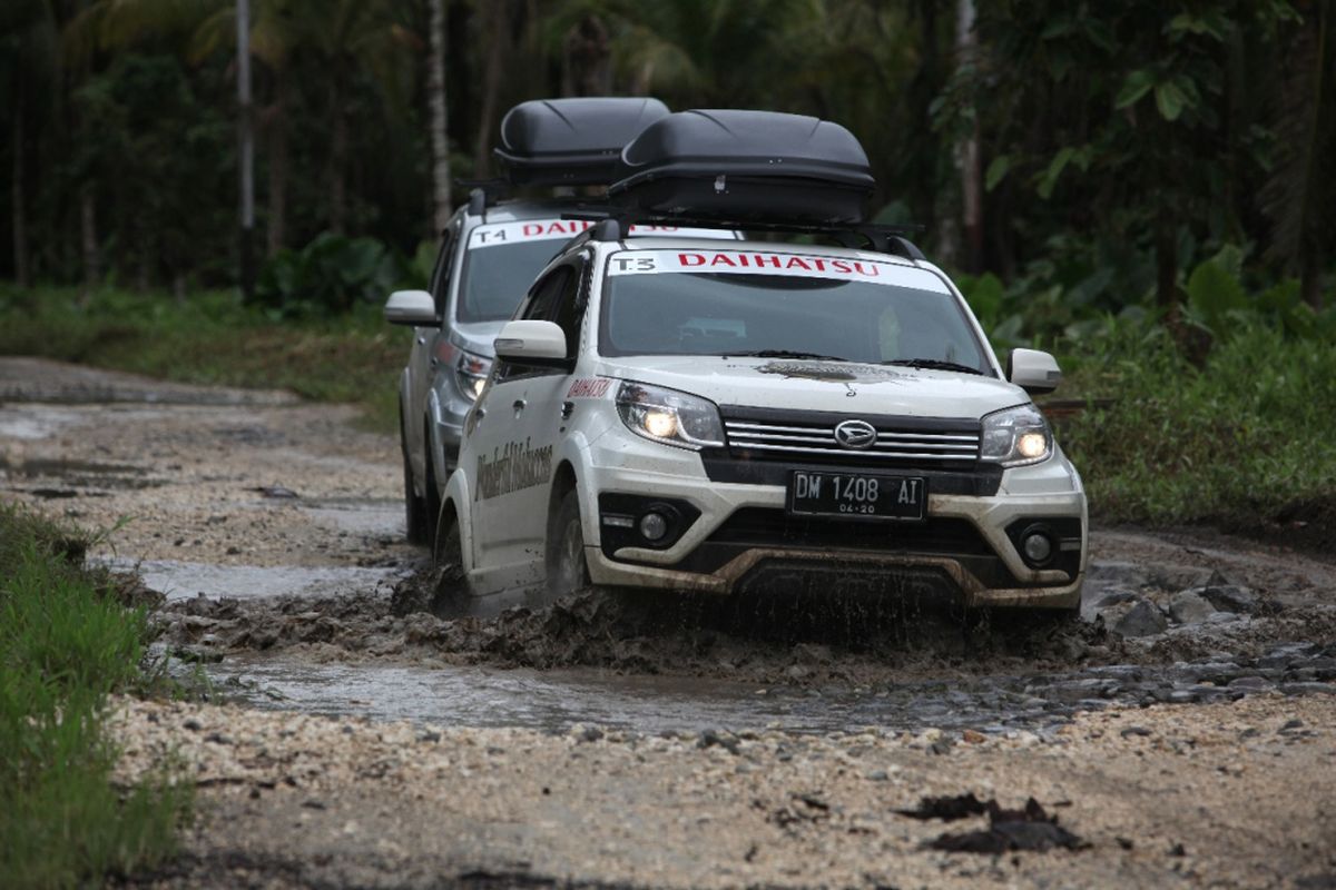 Daihatsu Terios ketika menjelajah tanah Maluku Utara, dalam Terios 7 Wonders Wonderful Moluccas 2017.