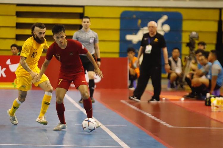 Timnas futsal memastikan diri lolos setelah mengalahkan Australia dengan skor 8-3 dalam matchday ketiga Grup B di Phu Tho Stadium, Rabu (23/10/2019).

