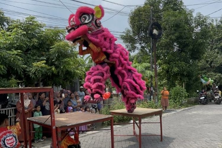 Tim Barongsai Dharma Bhakti Sidoarjo siap meramaikan perayaan Imlek, Senin (20/1/2025)