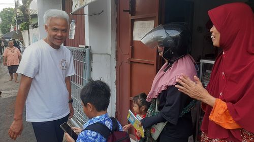 Usai Bermalam di Rumah Warga, Ganjar "Jogging" dan Sapa Masyarakat Tegal