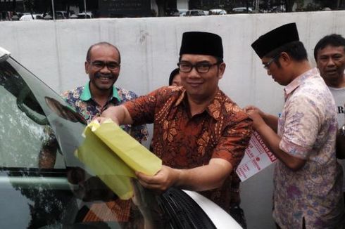 Ini Sanksi dari Emil untuk Kendaraan yang Parkir Sembarangan di Bandung