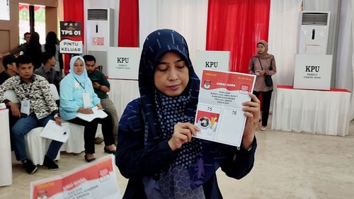 KPU Simulasi Pilkada Kotak Kosong di Maros dengan Ilustrasi Makanan-Minuman