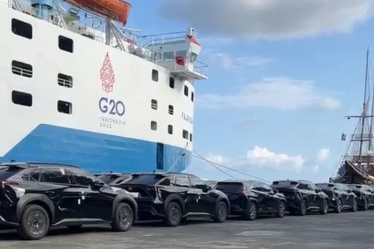 Ratusan unit mobil listrik Lexus UX 300e dan Toyota bZ4X untuk KTT G20 telah sampai Bali