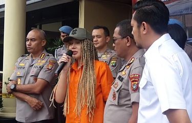 Dua Gaya Rambut Lucinta Luna yang Mencuri Perhatian Saat Polisi ...