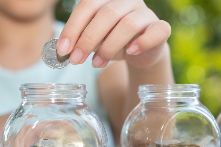 Ilustrasi mengelola keuangan