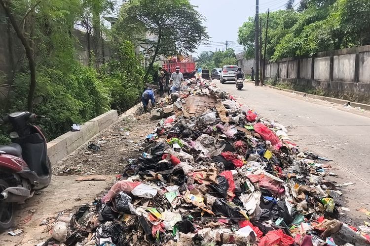 Sampah di Jatiuwung Tangerang Masih Menumpuk meski Ada Pengakutan Tiap Hari