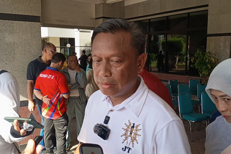 Wali Kota Jaktim Larang Pedagang Hewan Kurban Berjualan di Trotoar dan Taman