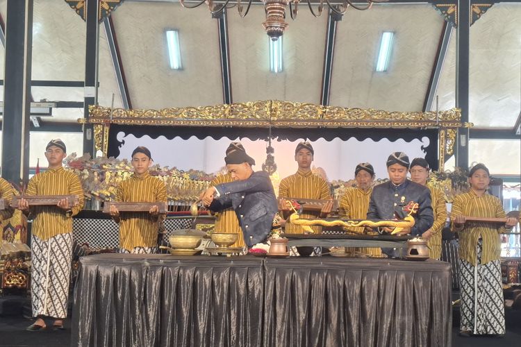 Peringati Tahun Baru Jawa, Keris 200 Tahun Peninggalan Bupati Pertama Purworejo Dijamas