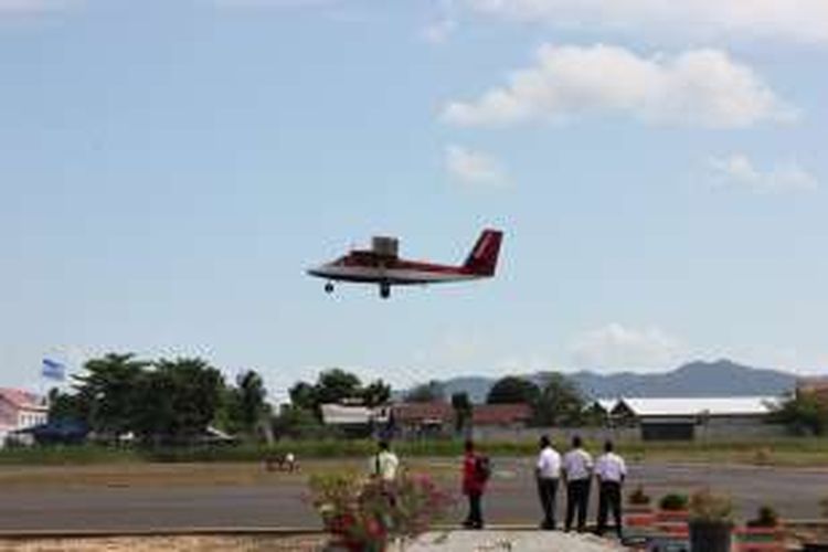 Awal tahun 2017 penerbangan ke wilayah perbatasan Kecamatan Krayan Kabupaten Nunukan dipastikan kembali mandeg. Mandegnya penerbangan ke wilayah terpencil tersebut dikarenakan proses lelang yang rumit.