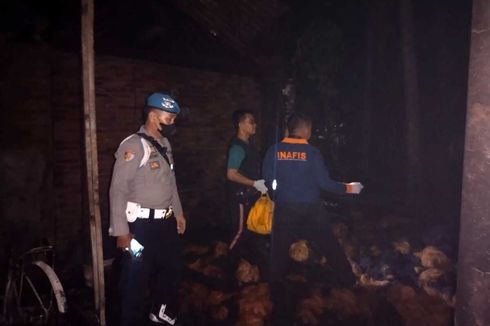 Korsleting, Rumah dan Gudang Sabut Kelapa di Kebumen Terbakar