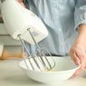 5 Cara Cepat Bersihkan Hand Mixer dari Sisa Kotoran