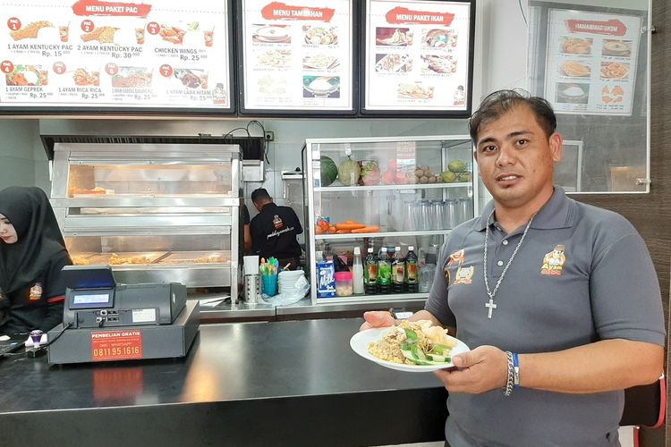 Gerai kelima Pondok Ayam Cabe di Pasar Sungai Pinyuh resmi dibuka, Sabtu (7/12/2019).