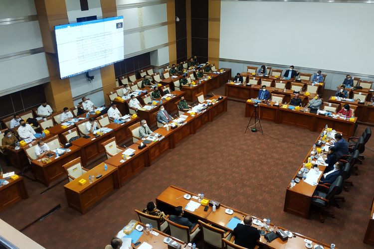Komisi I DPR RI menyetujui dijualnya KRI Teluk Penyu 513 dan KRI Teluk Bandar usai Rapat Kerja bersama Menteri Pertahanan, Menteri Keuangan, dan Kepala Staf Angkatan Laut (KSAL), Kamis (27/1/2022).