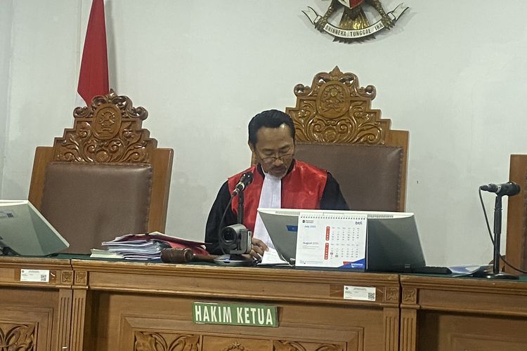 Hakim: Penggeledahan Rumah Roy Suryo Tak Sesuai Surat Izin Pengadilan