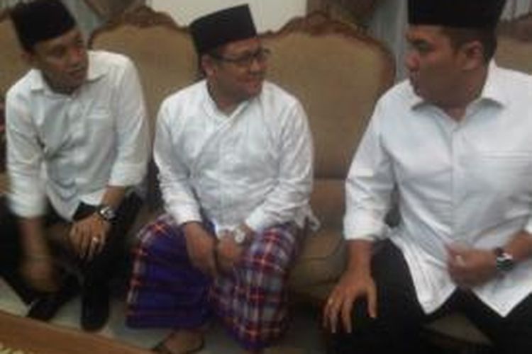 Ketua DPP PKB, Muhaimin Iskandar di ruang VIP bandara Juanda Surabaya.