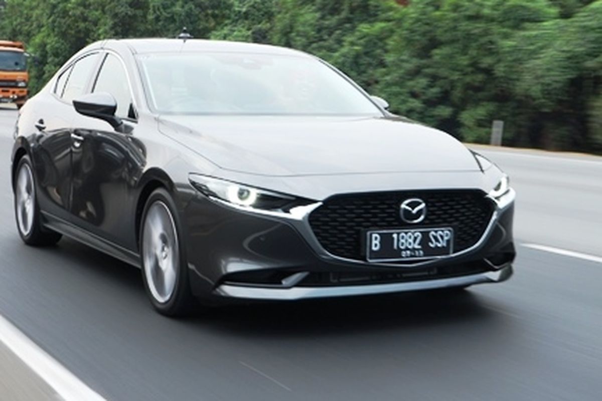 Tes drive Mazda3 sedan dan hatchback