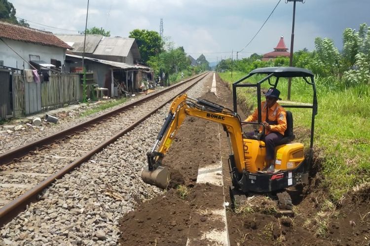 Pilih Bulldozer atau Ekskavator? Ini Perbedaan Fungsinya
