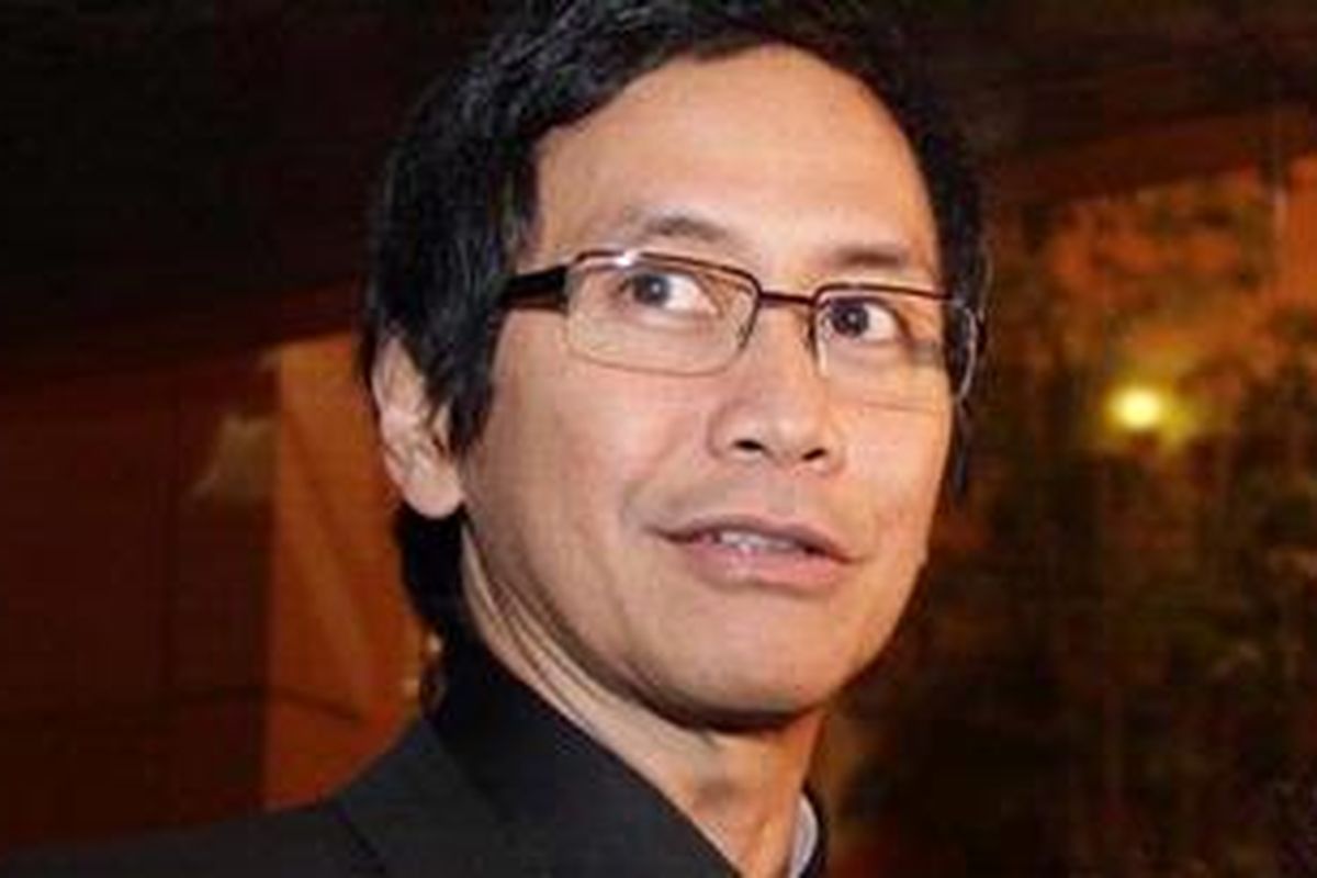 Addie MS didampingi Memes, istrinya.