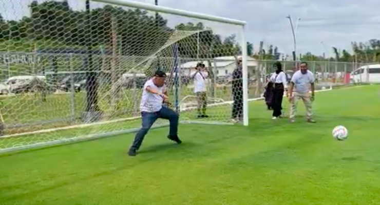 Ajak Para Dubes Main Bola, Basuki Jadi Penyerang hingga Kiper