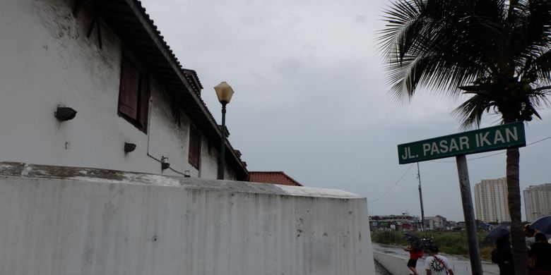 Tembok Batavia, tembok Museum Bahari Jakarta.