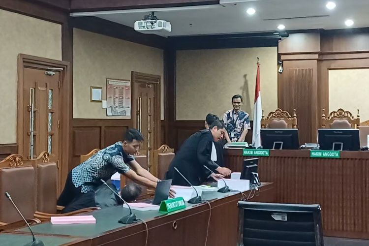 Jaksa Disoraki Saat Tuntut Tom Lembong 7 Tahun Penjara