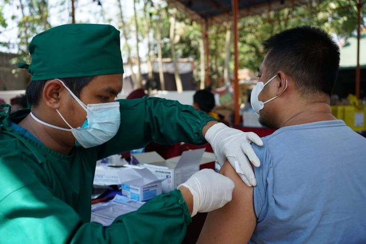 Gernas MUI gandeng Dompet Dhuafa untuk menyukseskan target vaksinasi nasional di wilayah Bogor, Jawa Barat, Sabtu (7/8/2021).
