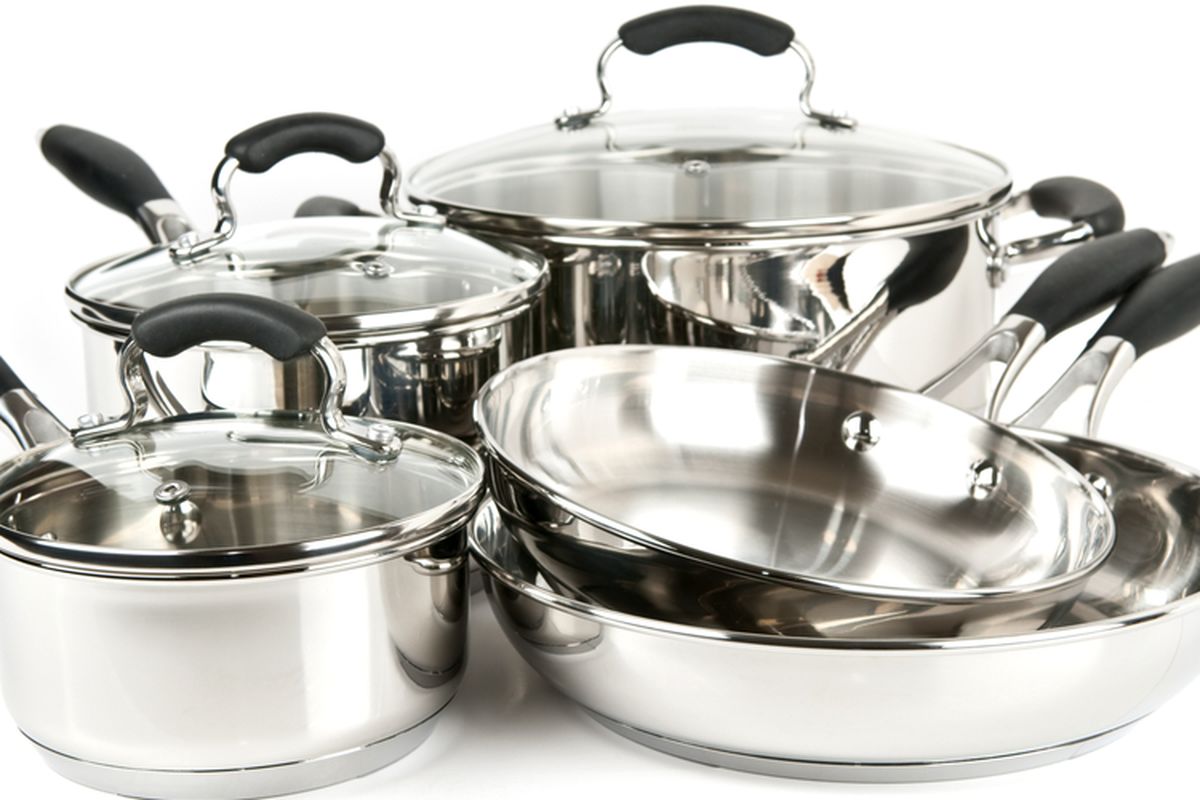 Ilustrasi panci stainless steel. 