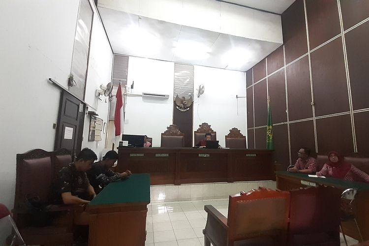 Hakim tunggal Sujarwanto menolak gugatan praperadilan mantan Presiden Direktur Lippo Cikarang Bartholomeus Toto dalam persidangan di Pengadilan Negeri Jakarta Selatan, Selasa (14/1/2020). 