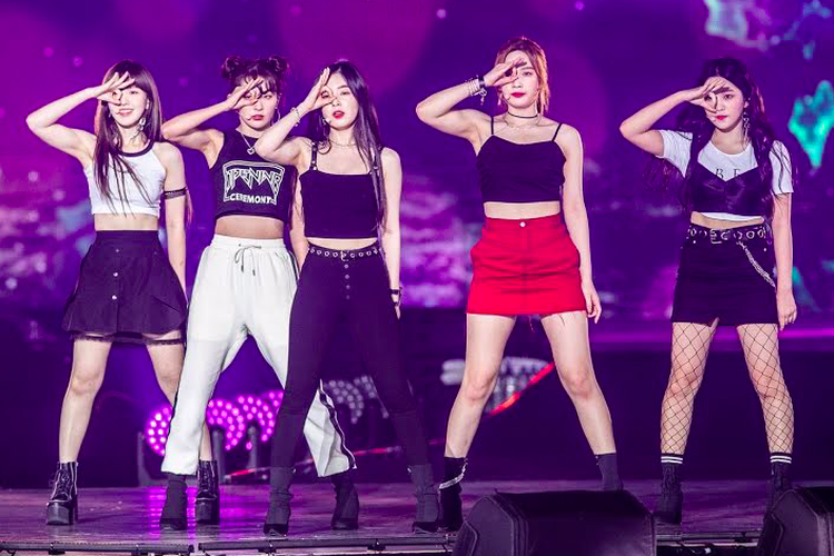 Para member Red Velvet Irene, Seulgi, Wendy, Joy dan Yeri.