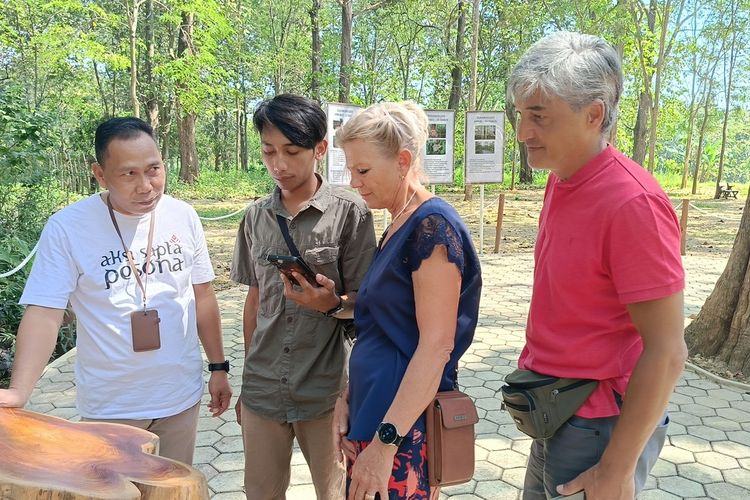 Cerita Pasutri Asal Jerman, Melepas Rindu dengan Keluarga Pramoedya Ananta Toer di Blora