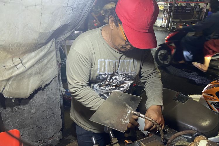 36 Tahun Jadi Tukang Kunci di Surabaya, Senain Selalu Tolak Permintaan  Janggal