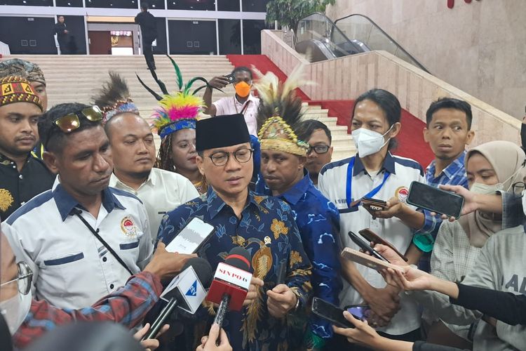 Wakil Ketua MPR Yandri Susanto di Kompleks Parlemen Senayan, Jakarta, Rabu (12/10/2022).