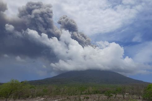 Erupsi Gunung Ile Lewotolok, PVMBG Imbau Masyarakat Kenakan Masker