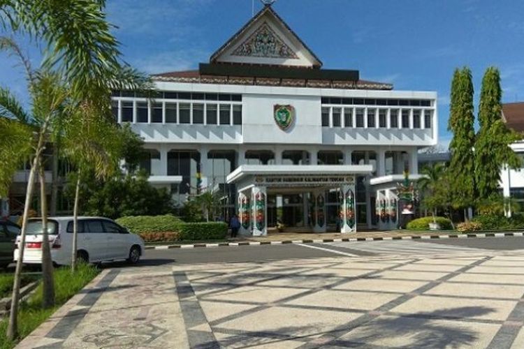 Kantor Gubernur Kalimantan Tengah di Jalan RTA Milon No 1 Palangka Raya. 