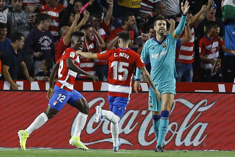 Gelandang asal Nigeria, Ramon Azeez (paling kiri) mencetak gol cepat dalam pertandingan melawan juara bertahan Barcelona.