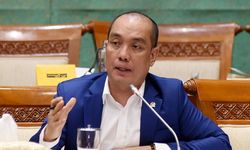 Komisi IV DPR: Kebijakan Pemerintah Kendalikan Penyebaran Covid-19 Kurang Efektif