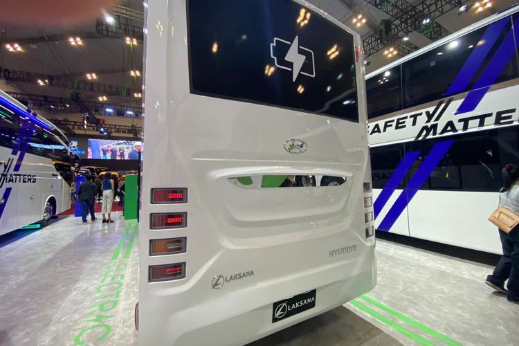 Bagian belakang Bus E-Nucleus di GIIAS 2024.