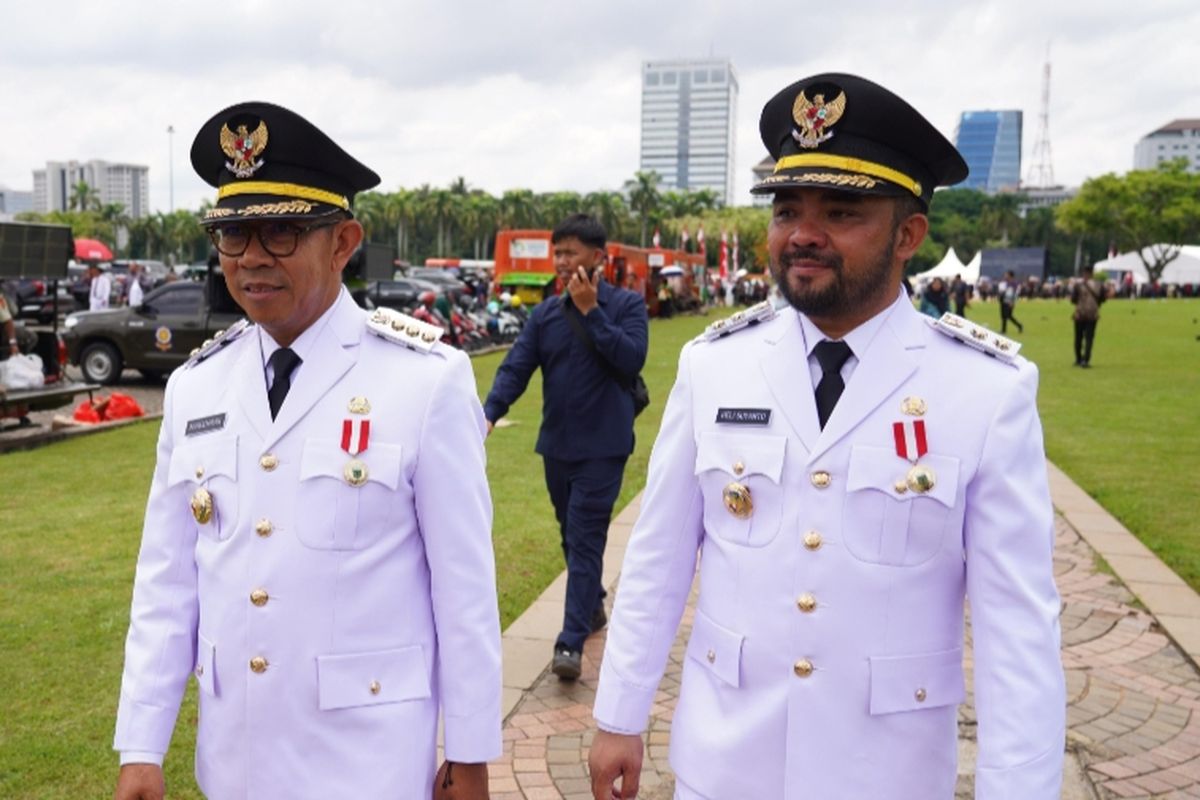 Wali Kota Batu, Nurochman (kiri) dan Wakil Wali Kota Batu, Heli Suyanto (kanan).  