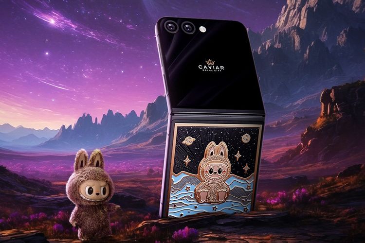 Samsung Z Flip 7 dimodifikasi Caviar dengan lapisan emas dan fragmen meteorit