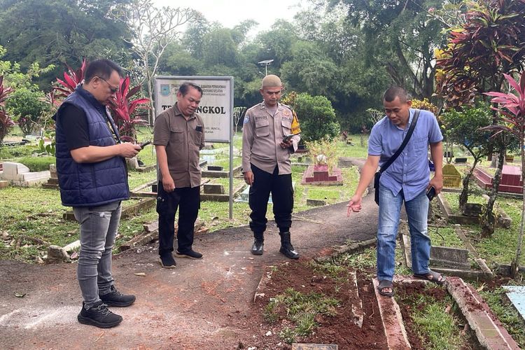 Pria di Tangsel Gali Kuburan Ibunya, Diduga Emosi akibat Konflik Keluarga