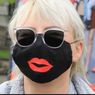 Desainer Lithuania Menginisiasi Mask Fashion Week