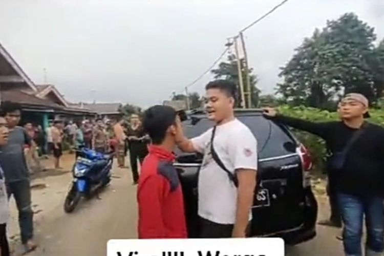 Bidik layar video penyerangan anggota Satnarkoba yang hendak menangkap bandar sabu-sabu di Lampung Tengah, Senin (5/12/2022).