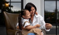 Rasa Bersalah dalam Pengasuhan Anak, Wajar atau Tanda Stres Berlebih?