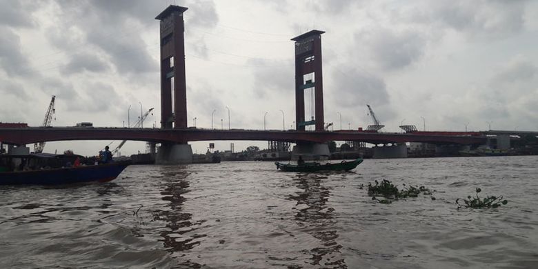 Jembatan Ampera di Palembang, Sumatera Selatan, Selasa (22/8/2017).